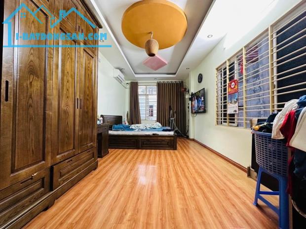 🏡 NHÀ LÔ GÓC- VĂN HƯƠNG -PHỐ TÔN ĐỨC THẮNG,4 TẦNG- DT 27/30M-mt 3.3m giá chỉ 6.5 tỷ