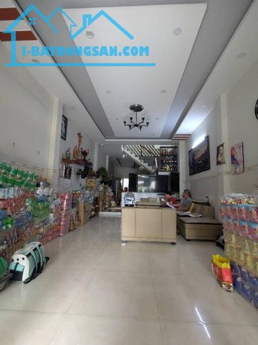 CHỈ 11 TỶ SỞ HỮU NGAY NHÀ 3 TẦNG ĐẸP Ở NGUYỄN VĂN KHỐI – NGANG 4M5 - HẺM HAI XE TẢI TRÁNH