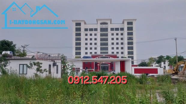 (7 tỷ). bán gấp LÔ ĐẤT PHÍA TRƯỚC ĐẠI HỌC HOA LƯ - NINH BÌNH