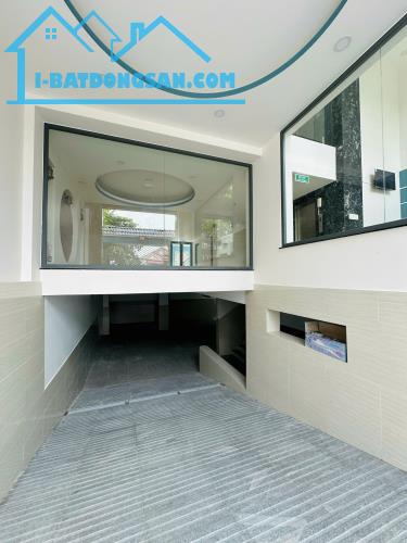 MẶT TIỀN ĐƯỜNG 42 – CĂN HỘ DỊCH VỤ CAO CẤP – 202M² (8.4x24M) – BÌNH TRƯNG ĐÔNG