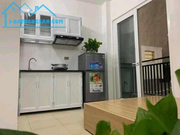 Bán toà CCMN Thịnh Quang. Đống Đa DT 100m x 7T. Mặt tiền 5m . Giá 19.9 tỷ