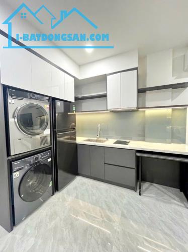 Bán tòa căn hộ 8 tầng Chính Hữu – gần biển Mỹ Khê 300m – dòng tiền 200tr/tháng
