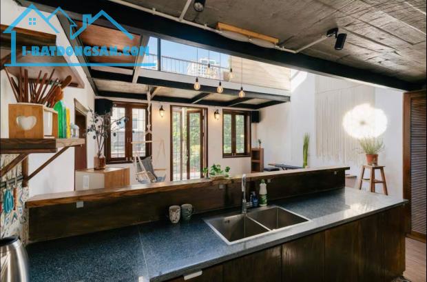 Cần bán nhà tầng 2 ngõ Tô Hiến Thành, giá 10 tỷ, 40m2x2T, view mặt phố