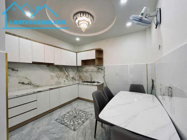 Bán nhà HXH Giải Phóng - P4 Sân Bay - DT 3.7 x 15 - 1 trệt 3 lầu giá 11.7 tỷ