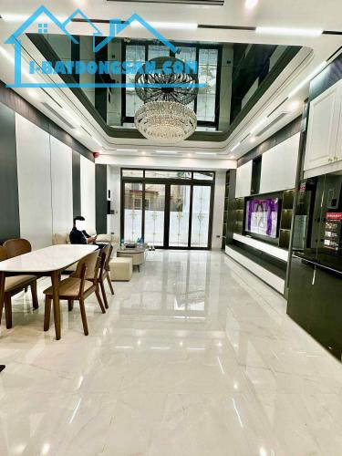 BÁN GẤP NHÀ PHỐ BỒ ĐỀ - LONG BIÊN, 50M x 6T, MT 5M, THANG MÁY, ÔTÔ, FULL ĐỒ. GIÁ 12.7 TỶ