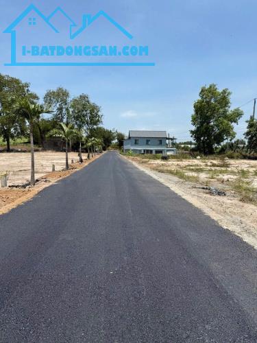 CẦN BÁN GẤP LÔ ĐẤT 2 MẶT TIỀN THOÁNG MÁT NGAY TRUNG TÂM PHƯỚC HẢI BRVT.