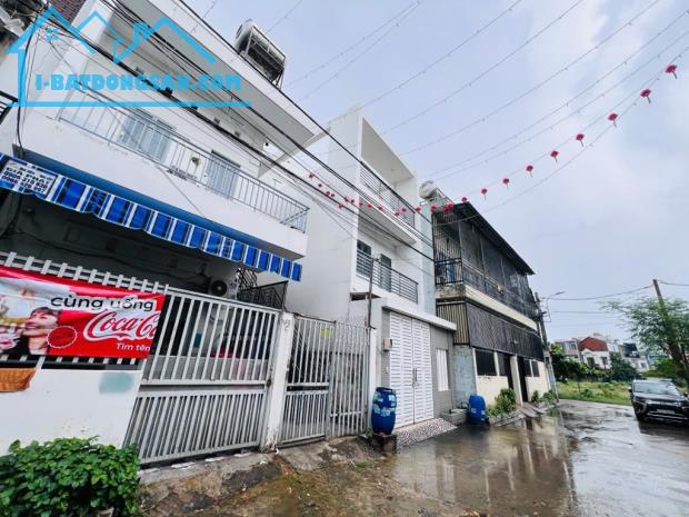 DÃY TRỌ 2 TẦNG – 117M² (6.5 x 20M) – DÒNG TIỀN 300TR/NĂM – ĐƯỜNG 102, TNP A