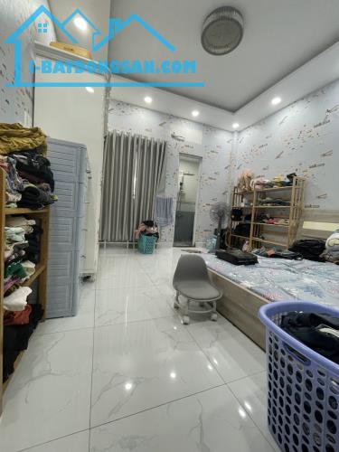 Bán nhà đẹp 3 tầng Gò Dầu, hẻm ô tô, gần AEON , chỉ 6.x tỷ, siêu hiếm, không có căn thứ 2.