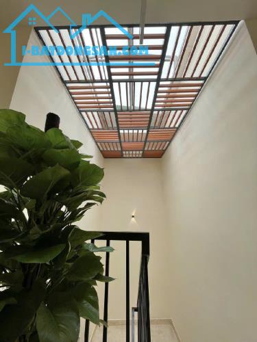 Hẻm xe tải đường Đoàn Thị Điểm, Phú Nhuận: 5m x 21m. 5 tầng. HĐT 91 triệu/th, giá 16,5 tỷ