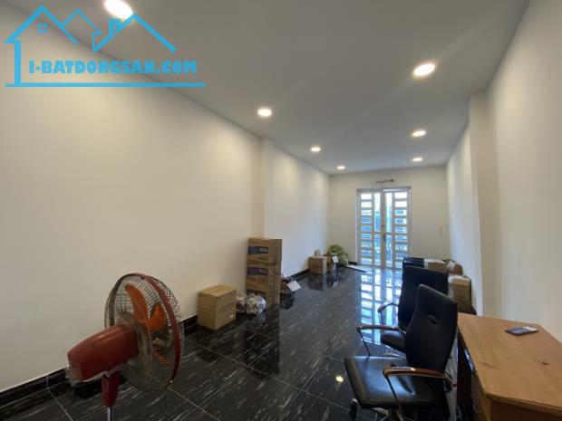 Nhà 3 tầng mặt tiền Đường số 41 gần chợ Tân Quy Quận 7, 80m² chỉ 12.9 tỷ