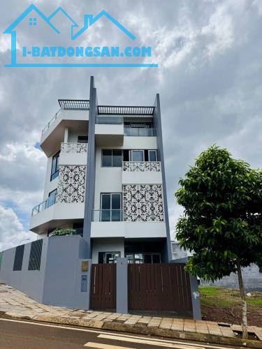 Bán Nhà Phố 4 Tầng Kế Trường Học - Trung Tâm Buôn Ma Thuột