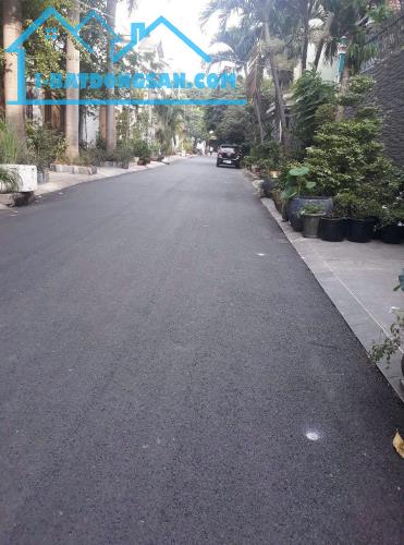 Bán nhà 4 lầu đi bộ tới CV Làng Hoa hẻm 347 Lê Văn Thọ ngang 4.5m 81m2 sổ A4 9 tỷ hơn.