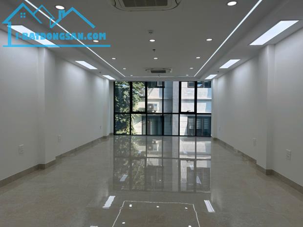 Chính chủ bán toà văn phòng 3 mặt thoáng phố Lê Đức Thọ 150m2x9T