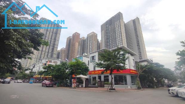 Bán biệt thự Mỗ Lao, Làng Việt Kiều 151m2 5 Tầng, 7m mặt tiền , Kinh doanh
