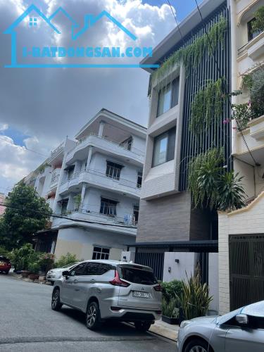 Bán gấp xuất ngoại HXH sát mặt tiền đường 3/2 quận 10 (DT 4x14m) 5 tầng tiện ở liền