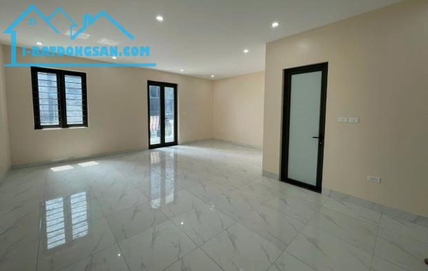 Bán tòa nhà mặt phố Tam Trinh 136M2-8T -Mt 6.6m -45 Tỷ-Văn Phòng-Vỉa Hè-Ko QH