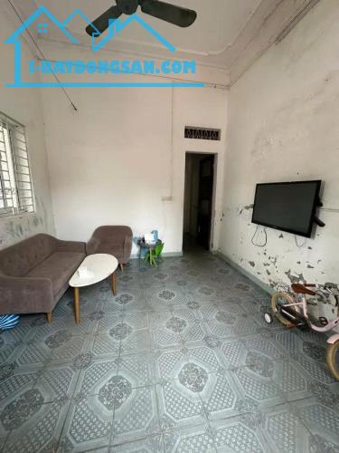 Bán nhà 3 tầng mặt phố Lê Trọng Tấn, 120m2, mặt tiền 4.2m, vị trí đẹp, kinh doanh sầm uất,