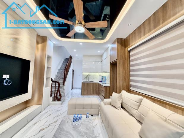 XUÂN LA, 40M² – MẶT TIỀN RỘNG HƠN 4M – 6 TẦNG THANG MÁY – TIỆN ÍCH ĐẦY ĐỦ