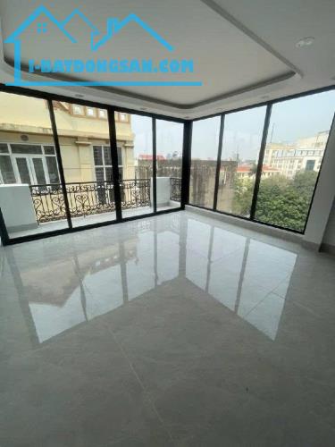 VÕ CHÍ CÔNG, 39M² – MẶT TIỀN RỘNG – 6 TẦNG THANG MÁY – GẦN TRƯỜNG QUỐC TẾ