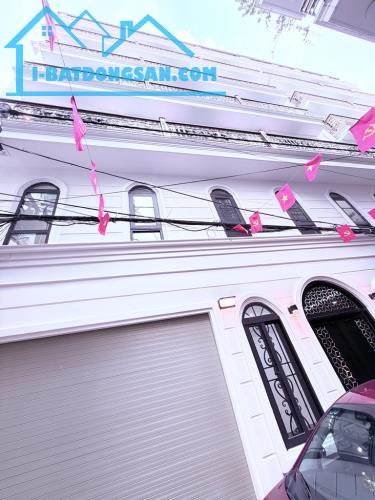 BÁN NHÀ SÀI ĐỒNG - 7 TẦNG THANG MÁY - NGÕ Ô TÔ TRÁNH - Ô TÔ VÀO NHÀ - THIẾT KẾ HIỆN ĐẠI -F