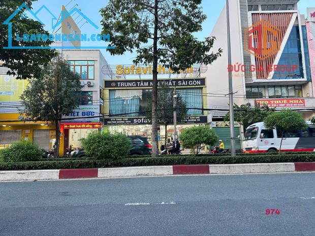 Bán đất mặt tiền đường Đồng Khởi vị trí đẹp; sổ hồng 303m2 ngang 12.6m siêu hiếm giá 50 tỷ