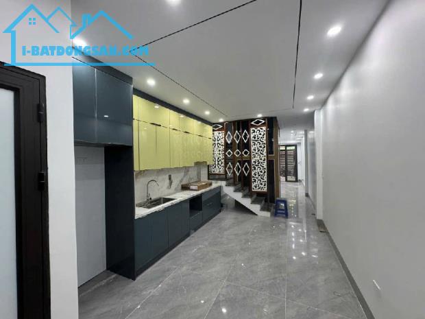 BÁN NHÀ 5 TẦNG CHU HUY MÂN 70M - GARA Ô TÔ - THANG MÁY - VÀO Ở LUÔN