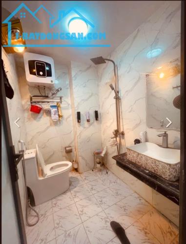 Bán nhà 5 tầng, ô tô đỗ cửa – Khuyến Lương Hoàng Mai DT 30m². Mặt tiền 4,2m. full nội thất