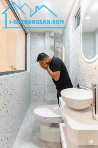 GẦN PHỐ, MẶT TIỀN RỘNG THOÁNG – NHÀ ĐẸP 4 tầng Hai Bà Trưng 25m chỉ 10.8 tỷ - KINH DOANH O