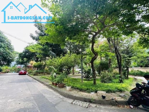 Bán biệt thự Lão Thành Cách Mạng, Yên Hòa 88tỷ 250m2 xây 4 tầng đẹp đường ô tô - vỉa hè