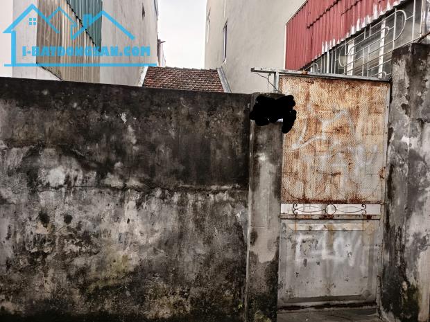 Bán nhà Kim Chung, Hoài Đức 58 m2, C4 giá 6.7 tỷ 10m ra ô tô tránh. Bán đất tặng nhà.
