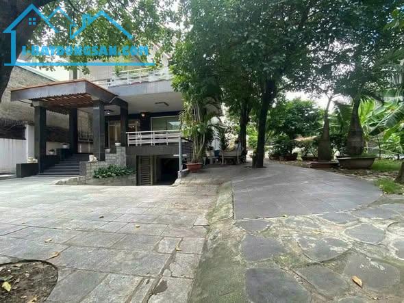 Bán nhà mặt tiền 1 hầm 3 tầng 25x45m giá 77,9 tỷ Đường Lê Thị Riêng