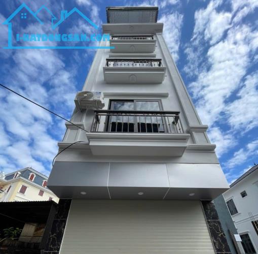 BÁN NHÀ 5 TẦNG – 42 m² – GIÁ 6.8 TỶ, ô tô vào nhà, có ô chờ tháng máy. Nội thất đầy đủ.