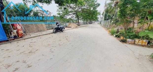 Bán đất mặt tiền kênh giáp sông Vàm Thuận 12x65m giá 23 tỷ