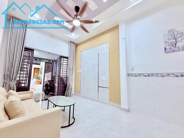 💥NHÀ ĐẸP Ở NGAY - 45M2 - 2 TẦNG CHẮC CHẮN-SÂN RỘNG-TẶNG FULL NỘI THẤT-NGAY PHẠM VĂN BẠCH