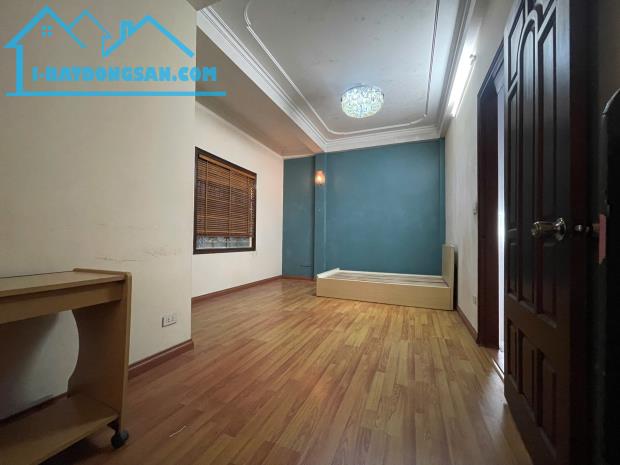 Cần Bán Gấp Căn Nhà Dân Xây Kiên Cố Ở Văn Quán,HĐ.Phân Lô,Vỉa Hè,KD.Giá 13.7Tỷ Có TL