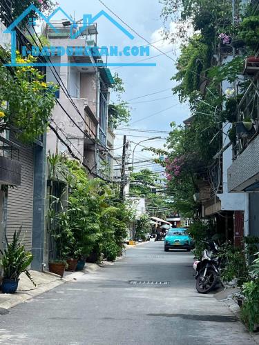 CHDV 4 TẦNG – 10 PHÒNG – DÒNG TIỀN 30TR/TH – GẦN ĐỖ XUÂN HỢP, GLOBAL CITY
