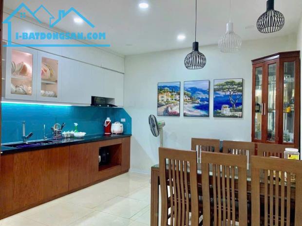 Đình thôn ! Nhà 60m2 - 5 tầng - MT 4m- vị trí đẹp ở ngay