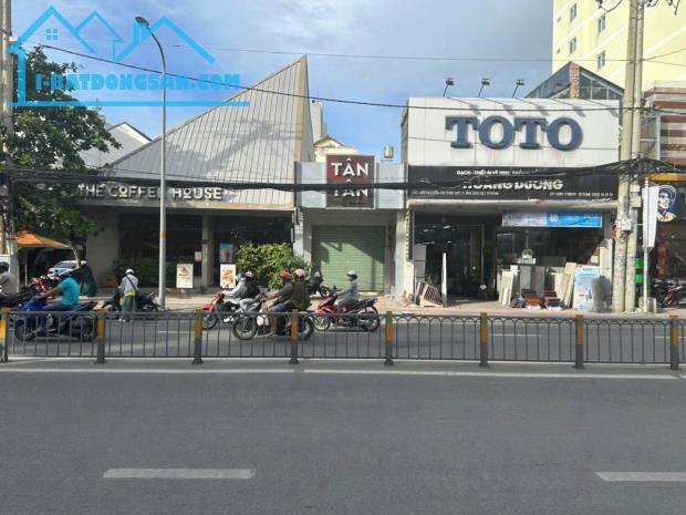 Bán nhà Quận 7 số 490 Nguyễn Thị thập,P. Tân Quy dt 4x27m, cấp 4, giá 32,5 tỷ