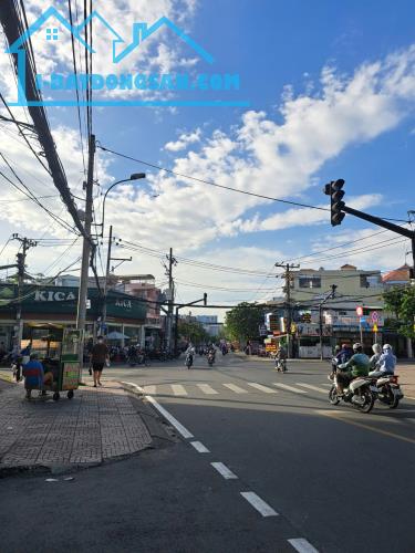 NHÀ MỚI ĐẸP Ở NGAY HẺM NHỰA XE HƠI TRÁNH NHAU, GẦN ĐH NGÂN HÀNG 4 TẦNG, 4X15 CHỈ 9,999 TỶ.