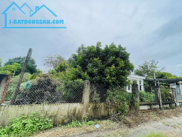 SANG LẠI NHÀ VƯỜN (17.000M2) ĐẤT THỔ CƯ CÓ SẴN CÂY ĂN TRÁI SÁT CHỢ DÂN ĐÔNG GIÁ 8 TỶ 8