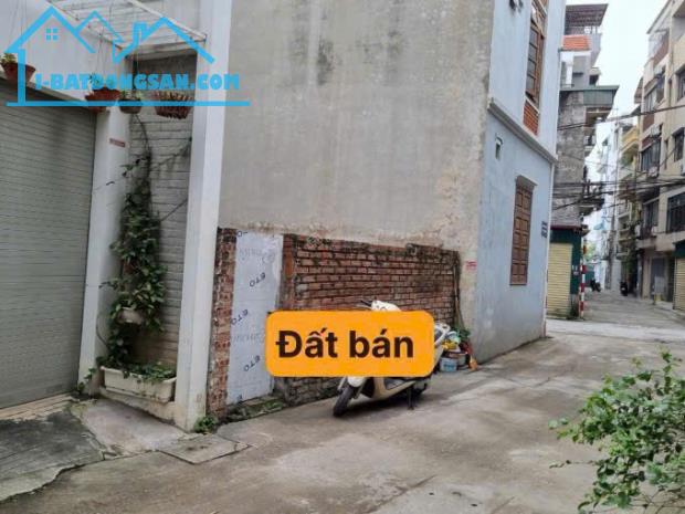 BÁN GẤP ĐẤT NGỌC THUỴ - BỒ ĐỀ - HÀ NỘI, 45M, MT 4.M, Ô TÔ VÀO ĐẤT. GIÁ 9.2 TỶ