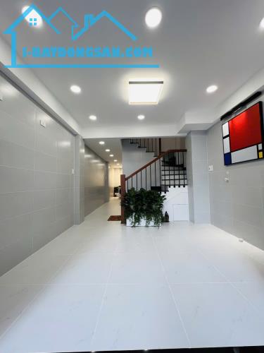 NHÀ MỚI 5 TẦNG – 8 PHÒNG NGỦ – HẺM XE HƠI – PHAN XÍCH LONG – CHỈ 8.5 TỶ