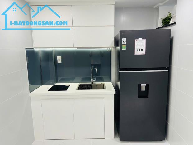 PHAN XÍCH LONG – CHDV 5 TẦNG – 8 PHÒNG NGỦ – HẺM XE HƠI THÔNG – CHỈ 8.5 TỶ