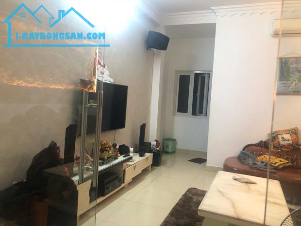 nhà 4x18m trệt 2 lầu st Đường 13 Phường Tân kiểng Q7
