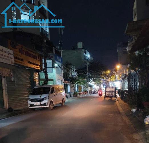 Bán nhà Gò Vấp hẻm xe hơi Nguyễn Văn Khối, gần CV Làng Hoa, 78m2, 4PN, chỉ 7.55 tỷ TL