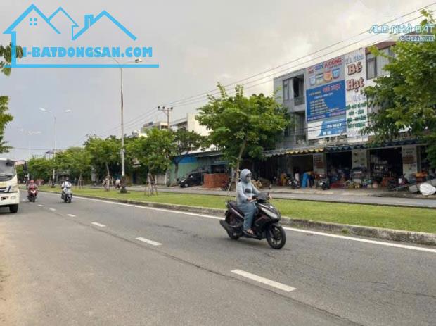 Cần bán lô đất mặt tiền Chu Huy Mân , Sơn Trà Vị Trí ngay ngã tư vân đồn Khu tập trung nhi