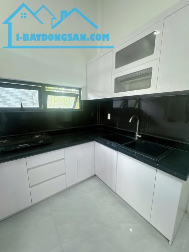 Bán nhà 130m2 có 3 phòng ngủ,Phường 7 cách Nguyễn Văn Tư 150m2