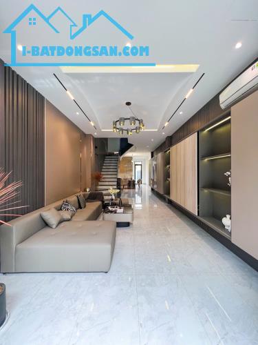 Ngon hơn giá đầu tư - gần Lạc Long Quân - 67m2 - ô tô - chỉ 15 tỷ