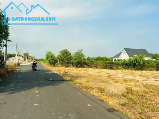 CHỦ NGỘP RA NHANH 400M2 ĐẤT VƯỜN, NGANG 12 CHÂN NÚI MINH ĐẠM GIÁ 950TR/LÔ
