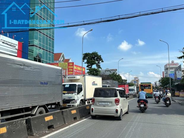 Bán TÒA NHÀ VP 8 tầng 2 hầm ngang 18m MTKD Hà Huy Giáp 471m2 nối dài Nguyễn Oanh 100 tỷ.